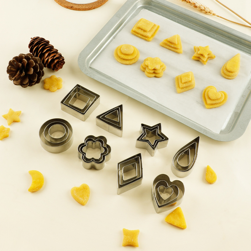 12/30PCS Mini formine per bisc - Mini Kitchen Baking recensione e prezzo